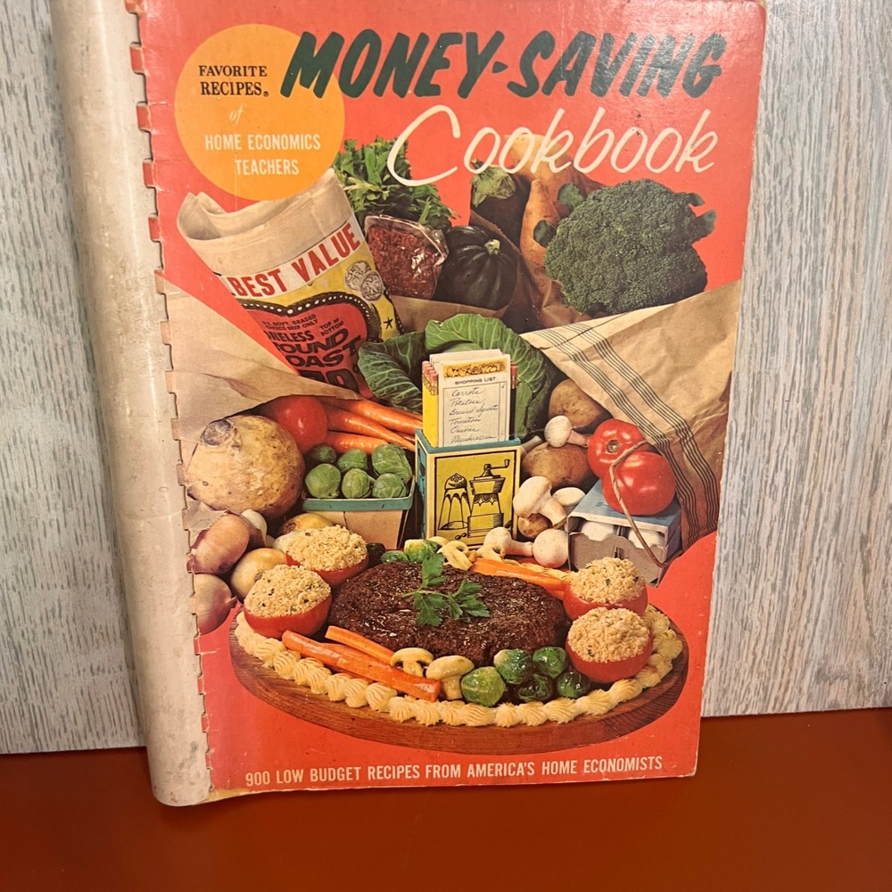 Vintage 1971 Money-Saving Cookbook Favorite Recipes Home Economics Teachers 900